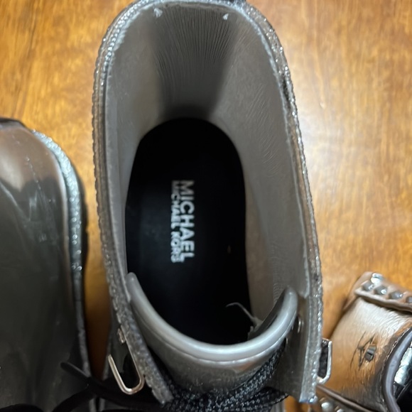 Michael Kors boots and purse set - Picture 7 of 7